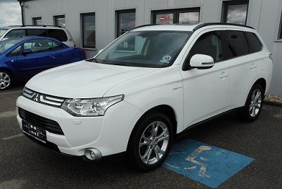 Mitsubishi Outlander 2,2 DI-D 4WD Instyle Leder Schwarz